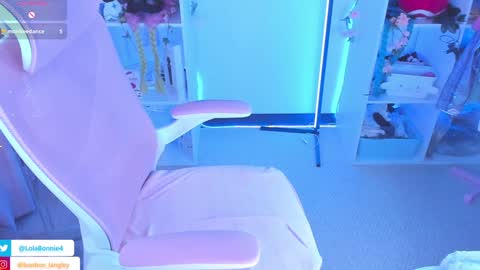 Bonnie online show from 02-03-25, 09:18