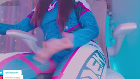 Bonnie online show from 02-07-25, 06:24