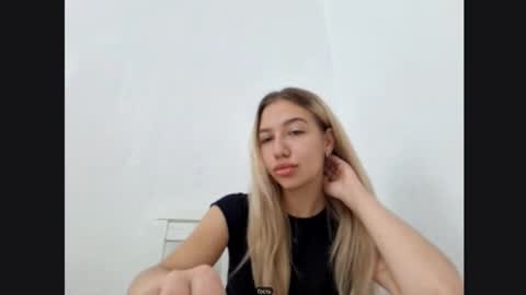 Diana online show from 10-20-25, 08:37