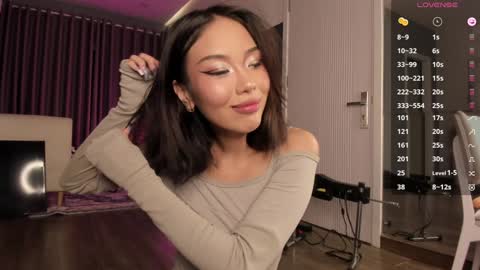 Snapshot of asuno_ chatting on 09-18-25, 02:19 Follow my TG Channel for 3 tokens only online show from 09-18-25, 02:19