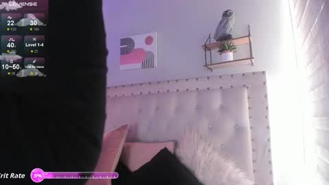 Snapshot of atenea_klett_ chatting on 11-22-25, 01:43 ATENEA online show from 11-22-25, 01:43