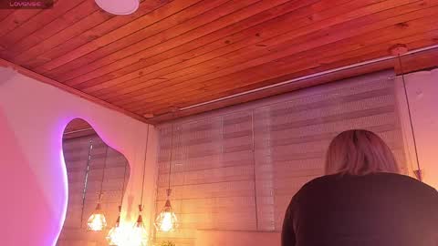 Snapshot of atenea_klett_ chatting on 04-10-26, 01:27 ATENEA online show from 04-10-26, 01:27