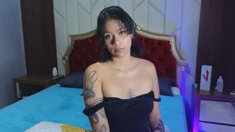 Athenea sky  online show from 10-23-25, 04:28