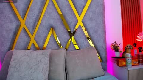Snapshot of atenea_smith1 chatting on 04-24-26, 04:15 Athenea online show from 04-24-26, 04:15