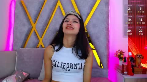 Snapshot of atenea_smith1 chatting on 05-06-26, 04:19 Athenea online show from 05-06-26, 04:19