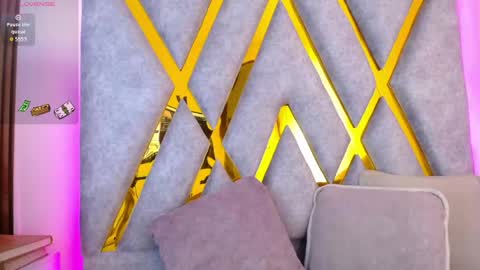 Snapshot of atenea_smith1 chatting on 05-22-26, 04:08 Athenea online show from 05-22-26, 04:08