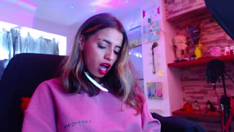 Snapshot of ateneasairce chatting on 02-20-25, 06:02 Atenea online show from 02-20-25, 06:02