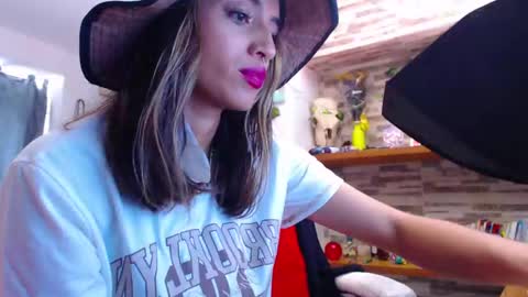 Snapshot of ateneasairce chatting on 02-27-25, 03:26 Atenea online show from 02-27-25, 03:26