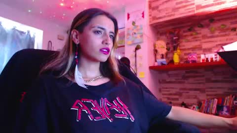 Snapshot of ateneasairce chatting on 03-01-25, 04:54 Atenea online show from 03-01-25, 04:54
