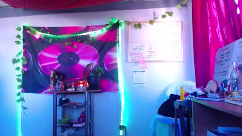 Atenea online show from 12-01-25, 01:16