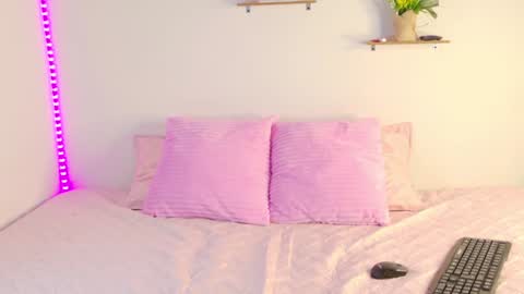 Snapshot of athena_makri05 chatting on 01-28-25, 11:50 ATENEA MAKRI online show from 01-28-25, 11:50