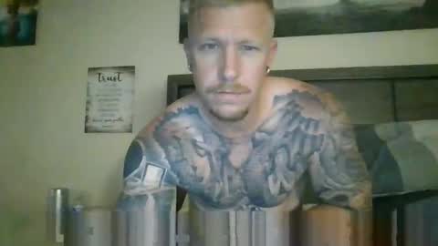 AthleticWhiteboy777 online show from 05-26-26, 04:41