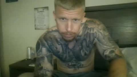 AthleticWhiteboy777 online show from 05-29-26, 04:43