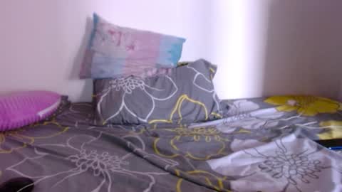 Robin online show from 11-06-25, 06:42