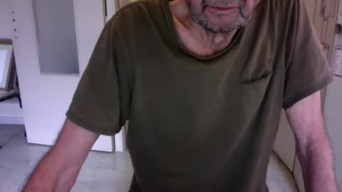 Snapshot of auguste061400 chatting on 01-16-25, 09:59 auguste061400 online show from 01-16-25, 09:59