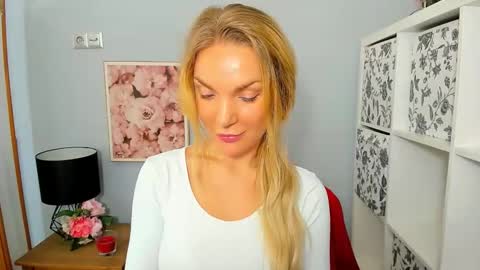 Snapshot of aullorasensual chatting on 12-03-24, 09:11 AulloraSensual online show from 12-03-24, 09:11