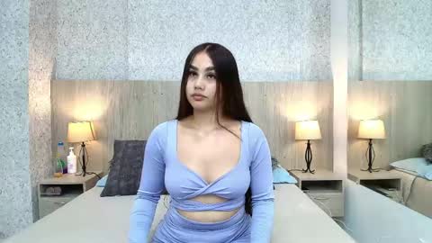 Aura online show from 04-22-26, 07:26