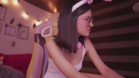 Snapshot of aura_rouss chatting on 10-30-25, 12:12 aura_rouss online show from 10-30-25, 12:12