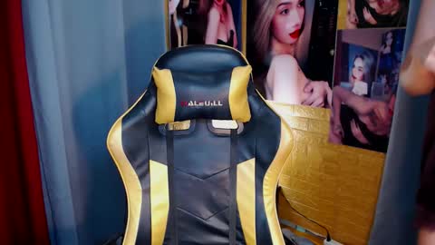 Miss awra online show from 09-28-25, 06:19