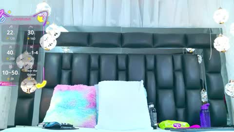 Snapshot of auraross chatting on 10-26-25, 07:31 Aura online show from 10-26-25, 07:31