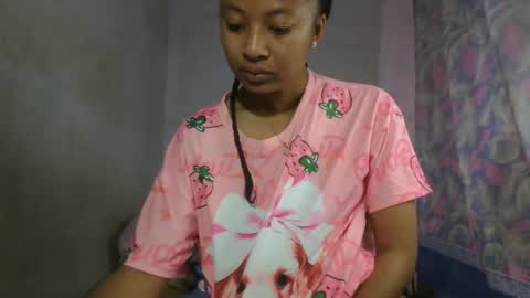 Snapshot of aurelie08 chatting on 05-19-26, 09:04 aurelie08 online show from 05-19-26, 09:04