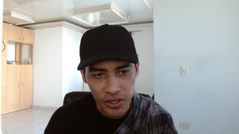 Snapshot of aureliv1 chatting on 11-06-25, 09:26 Aureliano online show from 11-06-25, 09:26