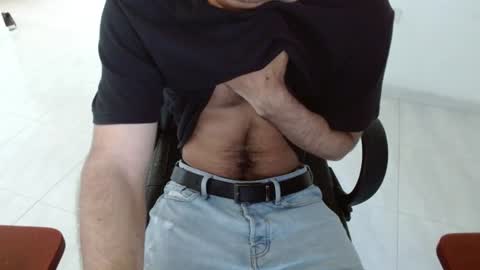 Snapshot of aureliv1 chatting on 07-04-26, 10:27 Aureliano online show from 07-04-26, 10:27