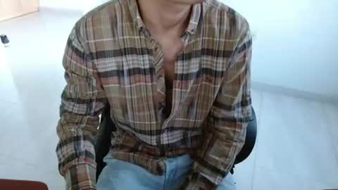 Snapshot of aureliv1 chatting on 07-13-26, 11:07 Aureliano online show from 07-13-26, 11:07