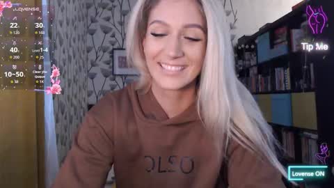 Aurelyie online show from 12-15-25, 11:47