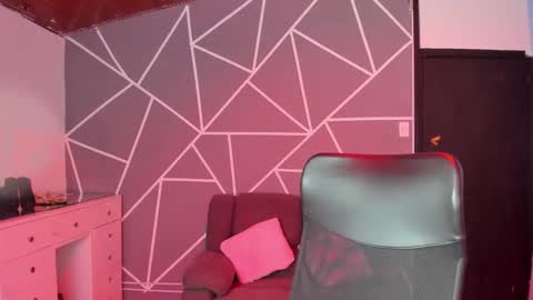 aurora online show from 11-25-25, 04:29