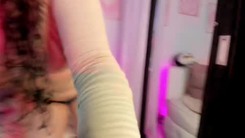 Aurora online show from 10-23-25, 11:24