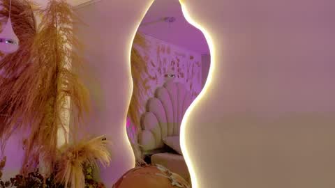 AURORA online show from 04-12-26, 01:05