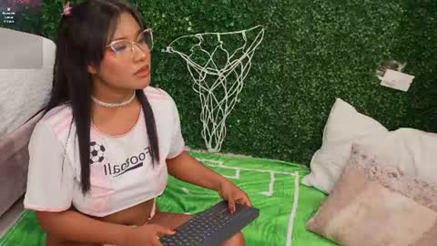 aurora_cruz online show from 06-12-26, 08:19