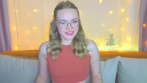 Snapshot of aurora_golden chatting on 02-02-25, 07:04 Kate online show from 02-02-25, 07:04