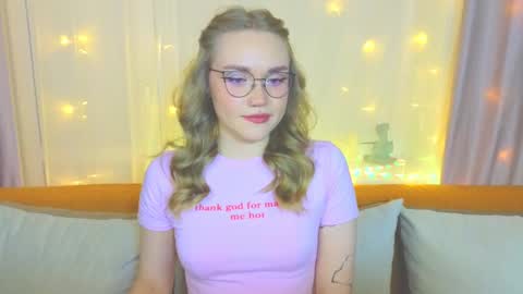 Snapshot of aurora_golden chatting on 02-13-25, 04:07 Kate online show from 02-13-25, 04:07