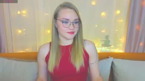 Snapshot of aurora_golden chatting on 02-15-25, 03:17 Kate online show from 02-15-25, 03:17