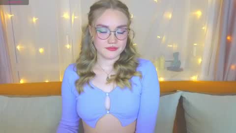 Snapshot of aurora_golden chatting on 02-27-25, 04:21 Kate online show from 02-27-25, 04:21