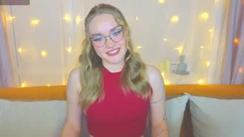 Snapshot of aurora_golden chatting on 02-28-25, 07:35 Kate online show from 02-28-25, 07:35