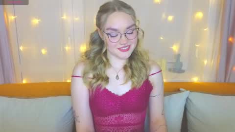 Snapshot of aurora_golden chatting on 03-04-25, 06:39 Kate online show from 03-04-25, 06:39
