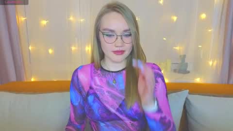 Snapshot of aurora_golden chatting on 03-06-25, 07:21 Kate online show from 03-06-25, 07:21