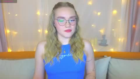 Snapshot of aurora_golden chatting on 03-07-25, 04:11 Kate online show from 03-07-25, 04:11