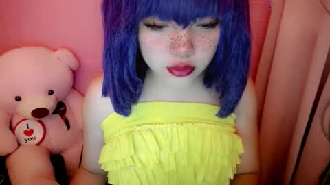 cute online show from 05-26-26, 10:39