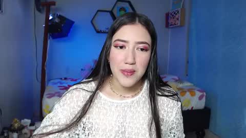 Aurora  online show from 11-23-25, 05:13