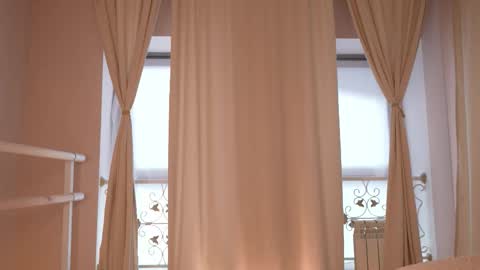 Aurora online show from 10-25-25, 08:00