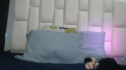 auroraa_miller online show from 01-09-25, 12:19