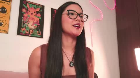 Snapshot of aurorabeck chatting on 05-11-26, 02:06 Aurora online show from 05-11-26, 02:06