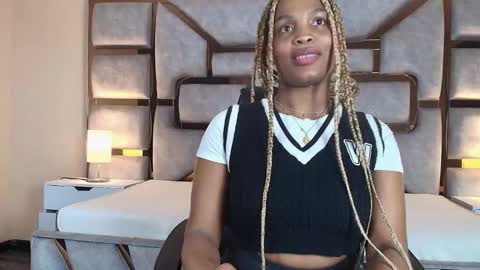 Ariana online show from 11-27-25, 08:33