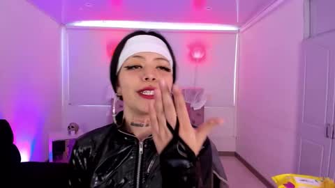 Snapshot of auroradiaz_ chatting on 10-13-25, 06:19 Aurora Diaz online show from 10-13-25, 06:19