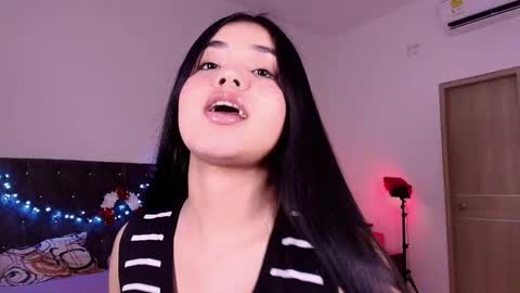 Snapshot of aurorafiore chatting on 11-30-25, 11:09 Aurora online show from 11-30-25, 11:09