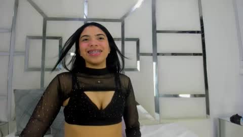 aurorahoney32 online show from 05-12-26, 09:34